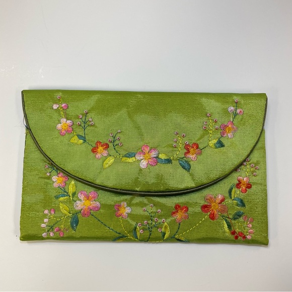 Handmade hand-embroidered small wallet - Picture 3 of 9